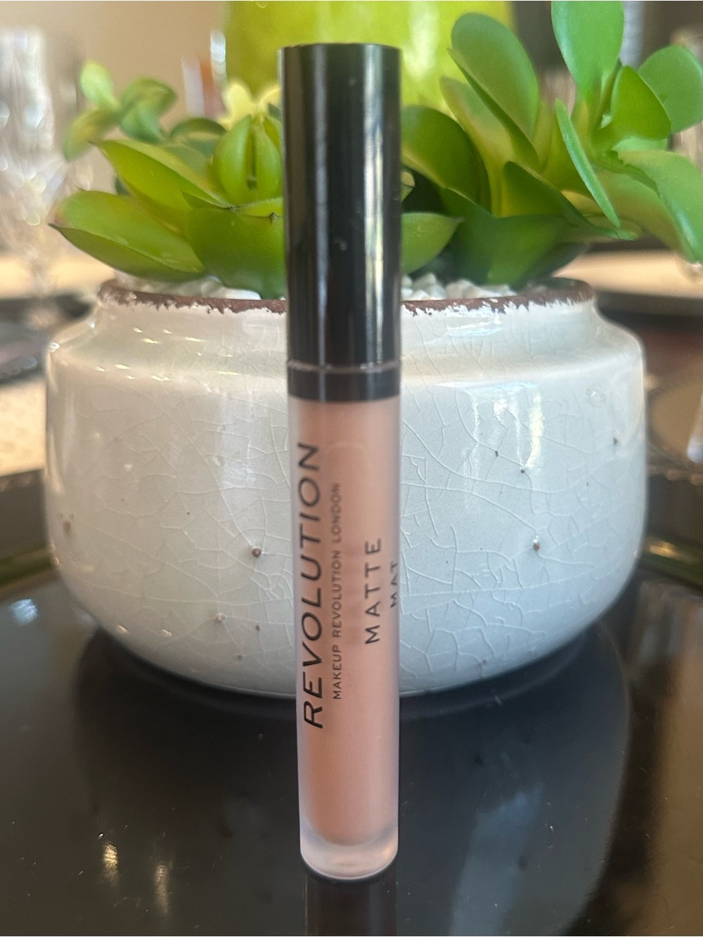 REVOLUTION MATTE LIQUID LIPSTICK - HUSTLE -‎ N 119